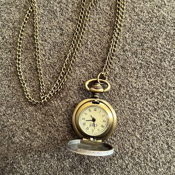 Accessories - Vintage hand watch   